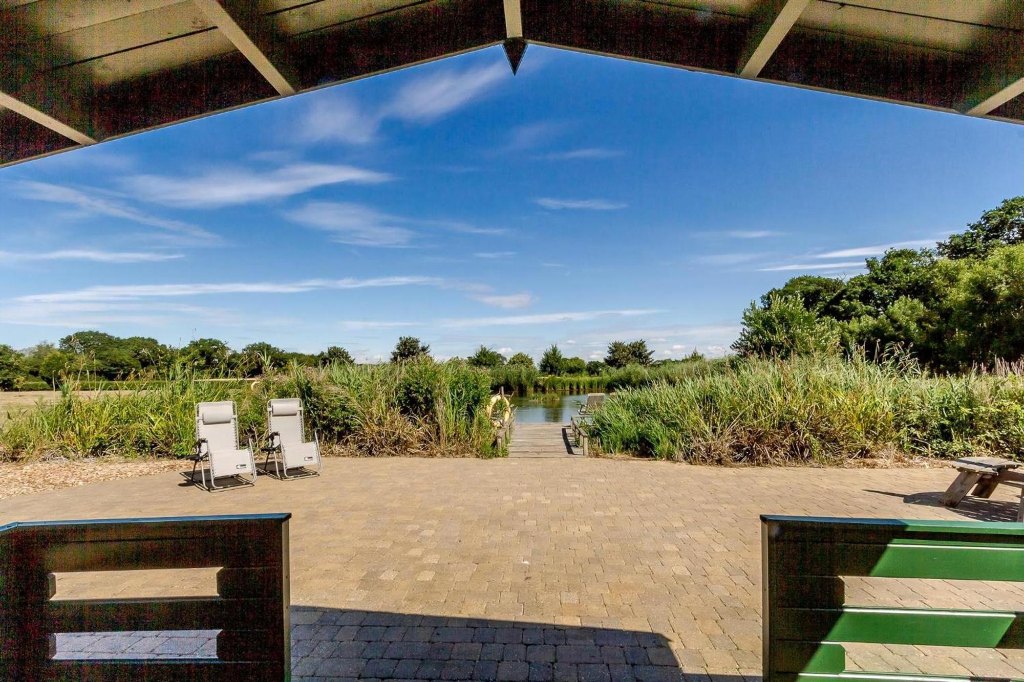 Cottage In Norfolk Sleeps 23 - Private Pool, Fishing Lake, Hot Tub Ref 99008Sc Hockham Ngoại thất bức ảnh